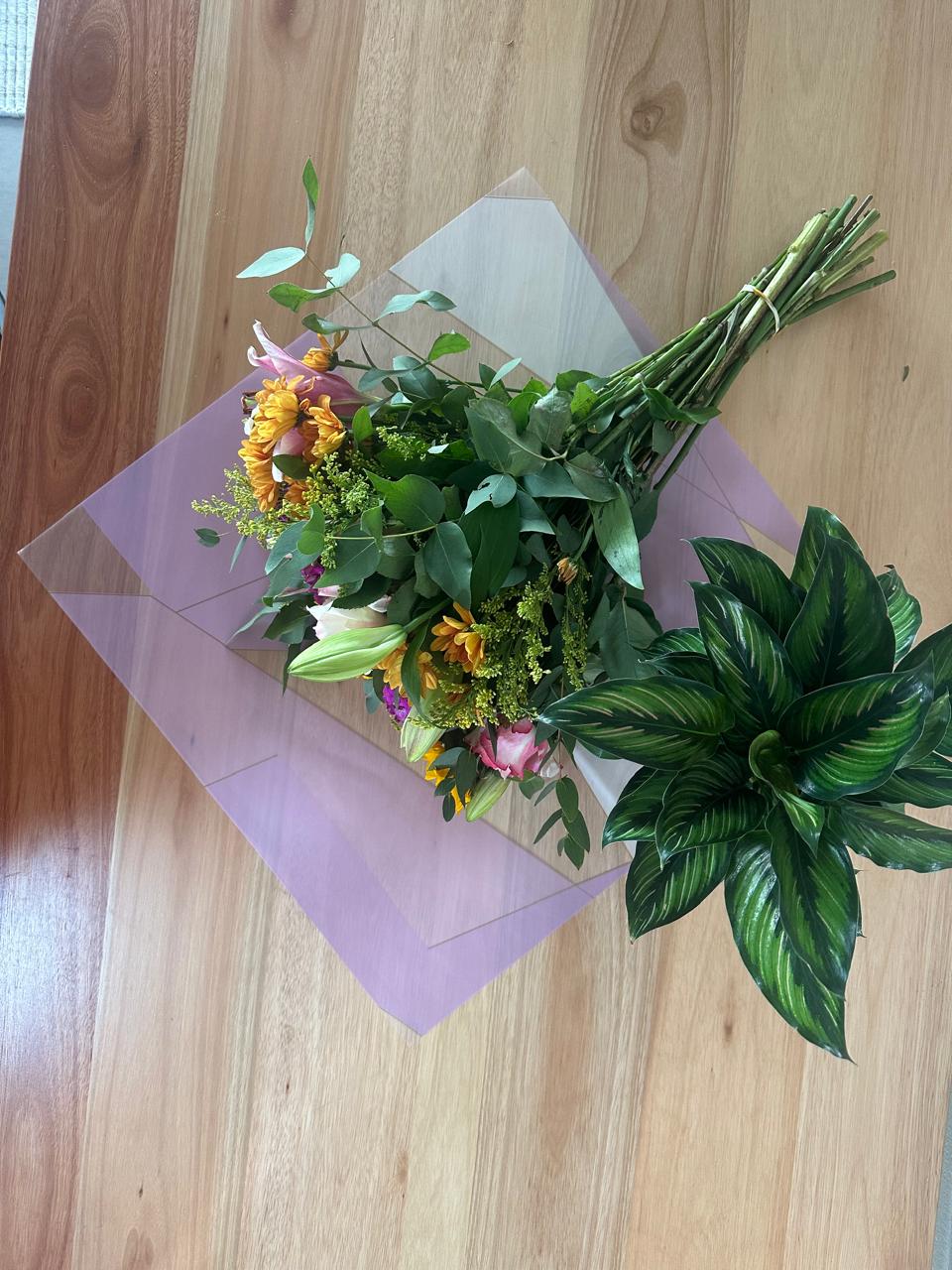 Emballage de fleurs en cellophane : deux tons violet et blanc, bordure dorée (paquet de 20)