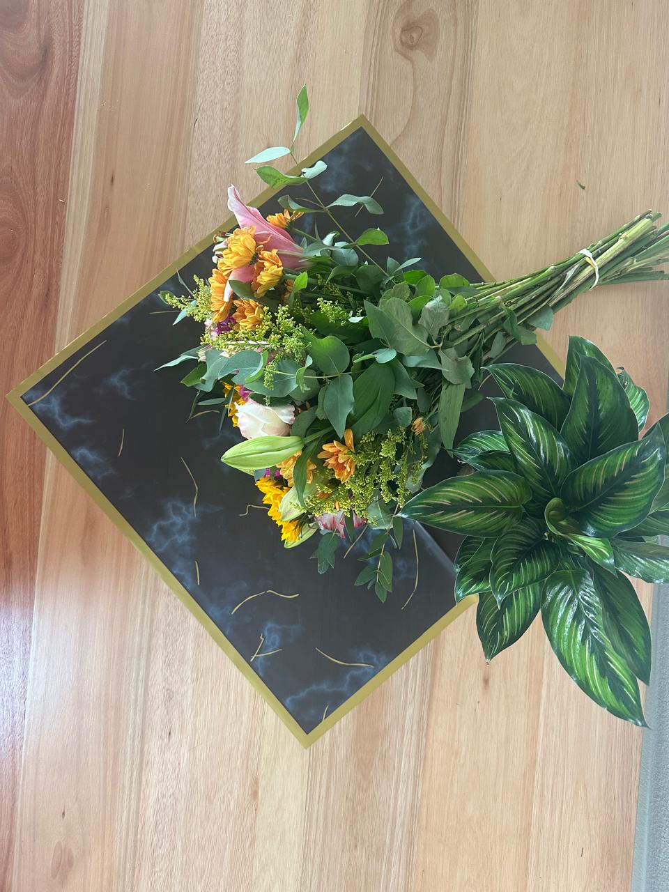 Cellophane Flower Wrap: Black & Gold Marble (Pack of 20)