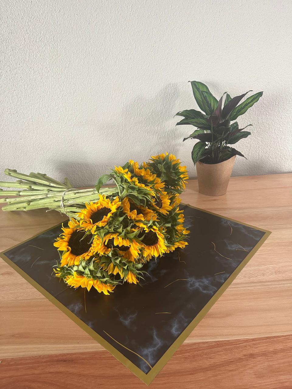Cellophane Flower Wrap: Black & Gold Marble (Pack of 20)