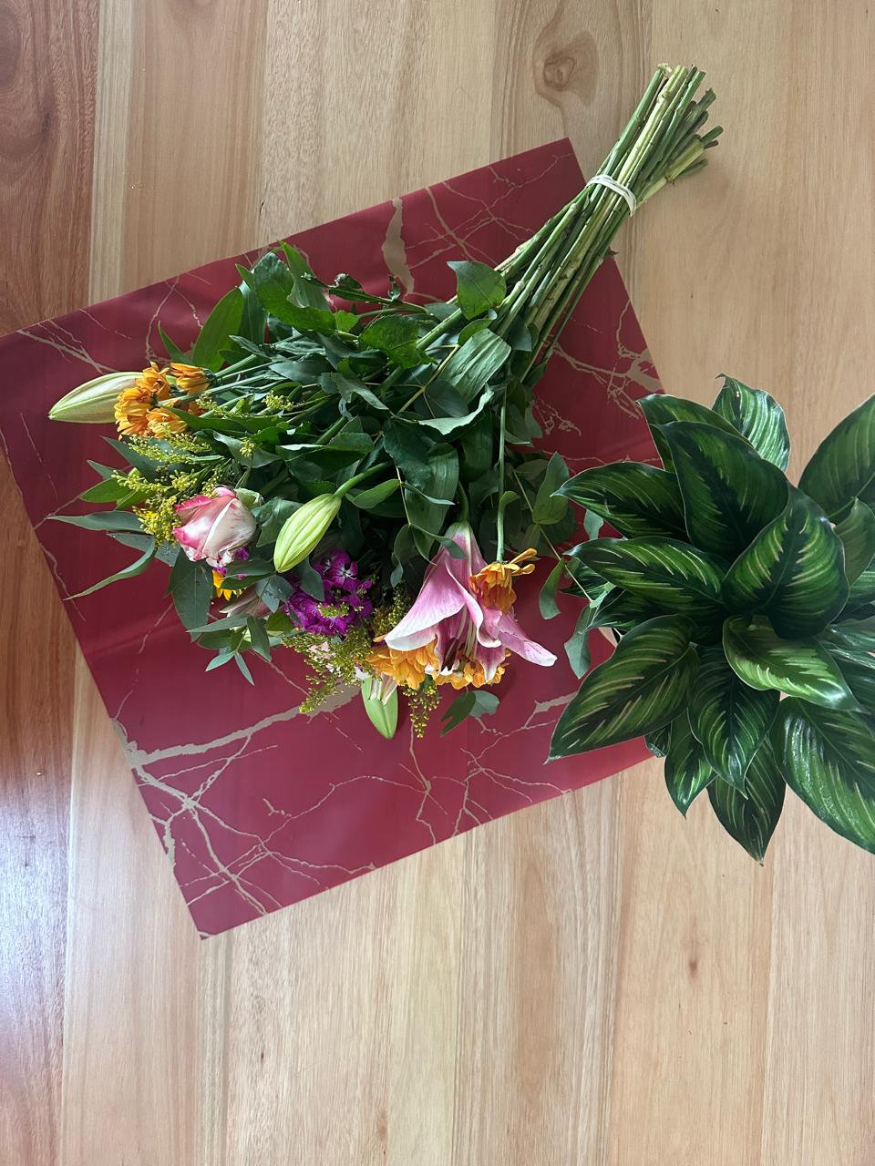Cellophane Flower Wrap: Red & Gold Marble (Pack of 20)