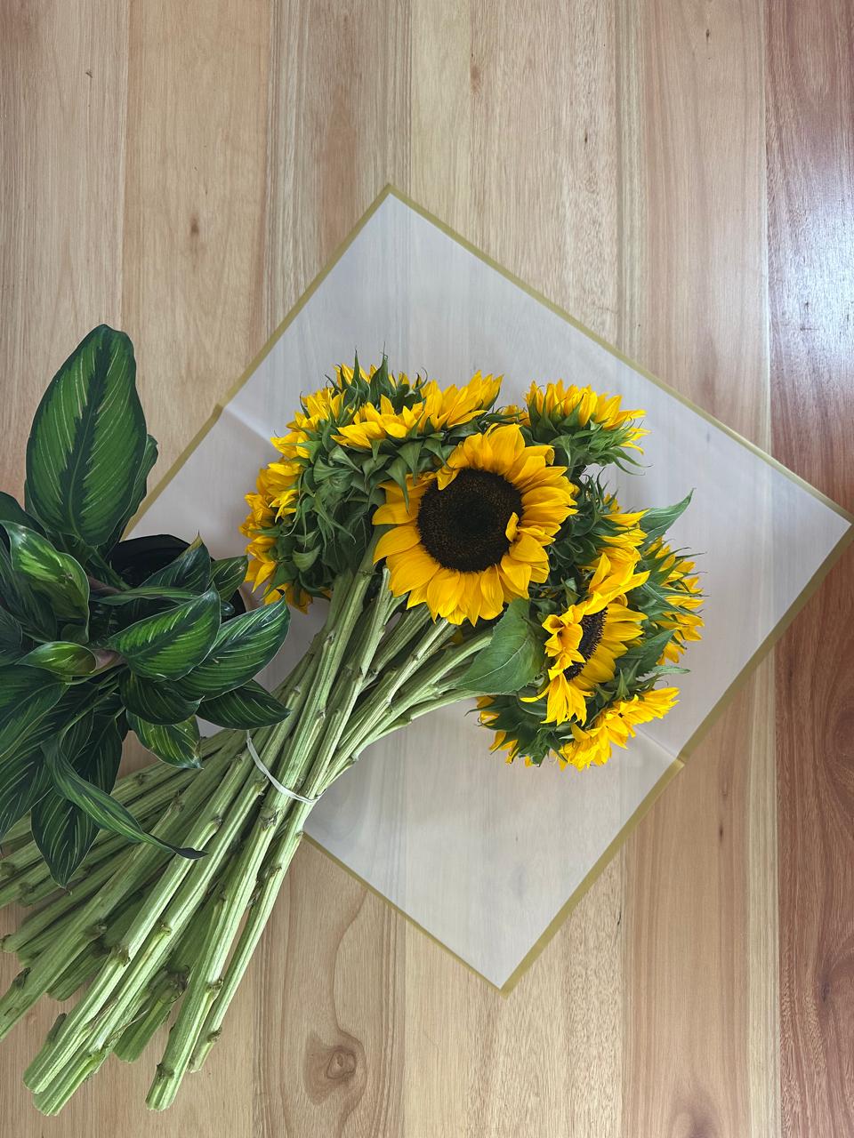 Emballage cellophane pour fleurs : blanc transparent avec bordure dorée (paquet de 20)