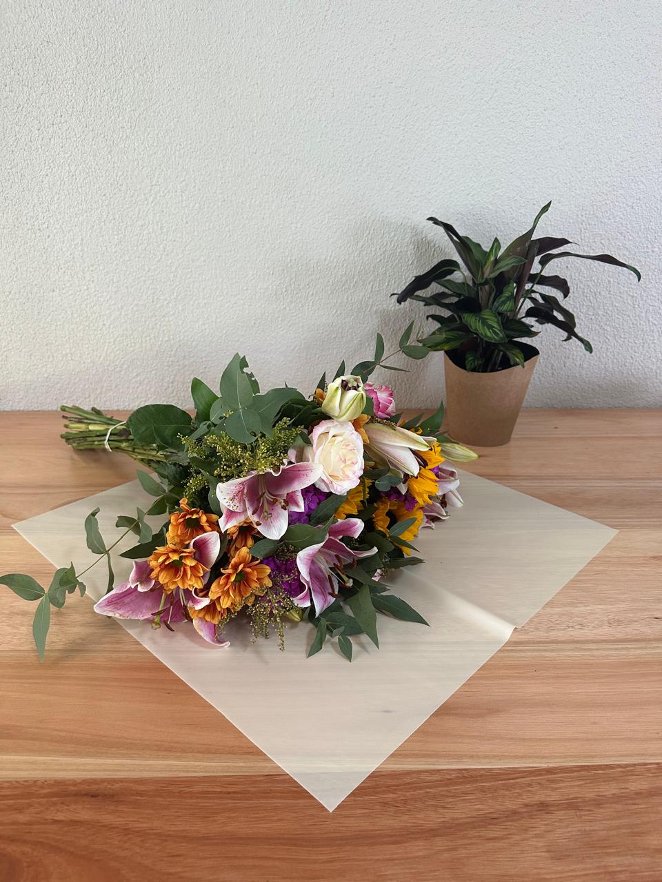 Emballage cellophane pour fleurs : jaune clair transparent (paquet de 20)