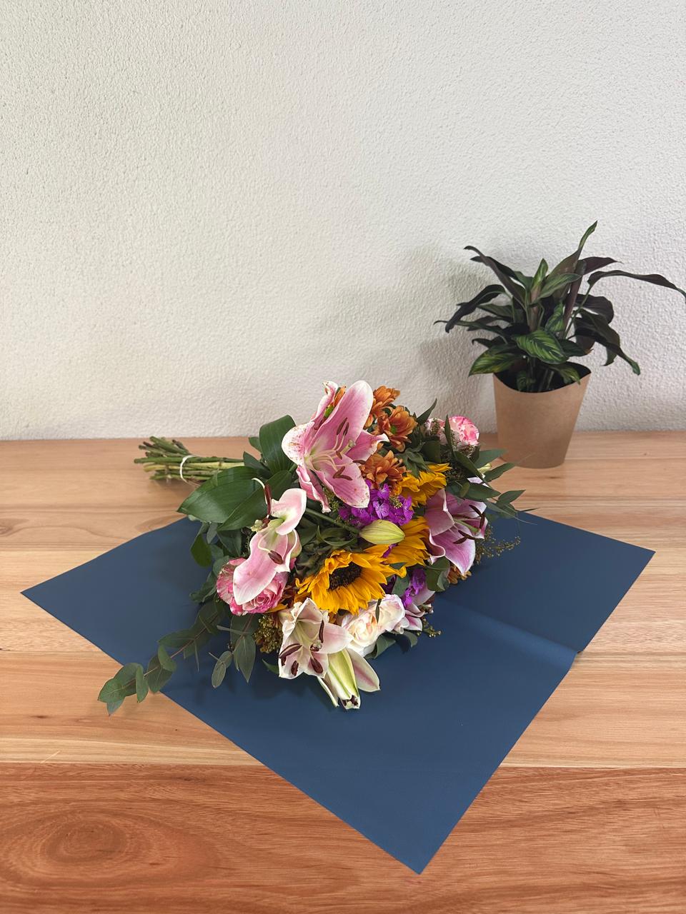 Emballage cellophane pour fleurs : bleu indigo et bleu acier bicolores (paquet de 20)