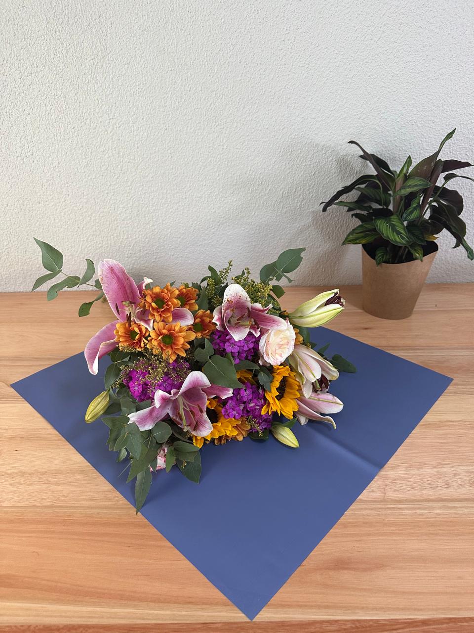 Emballage cellophane pour fleurs : bleu foncé et bleu clair bicolores (paquet de 20)