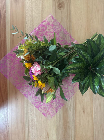 Emballage cellophane pour fleurs : imprimé rose foncé transparent (paquet de 20)