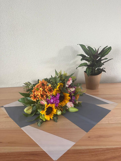 Cellophane Flower Wrap: Two Tone Grey & White Gold Trim (Pack of 20)