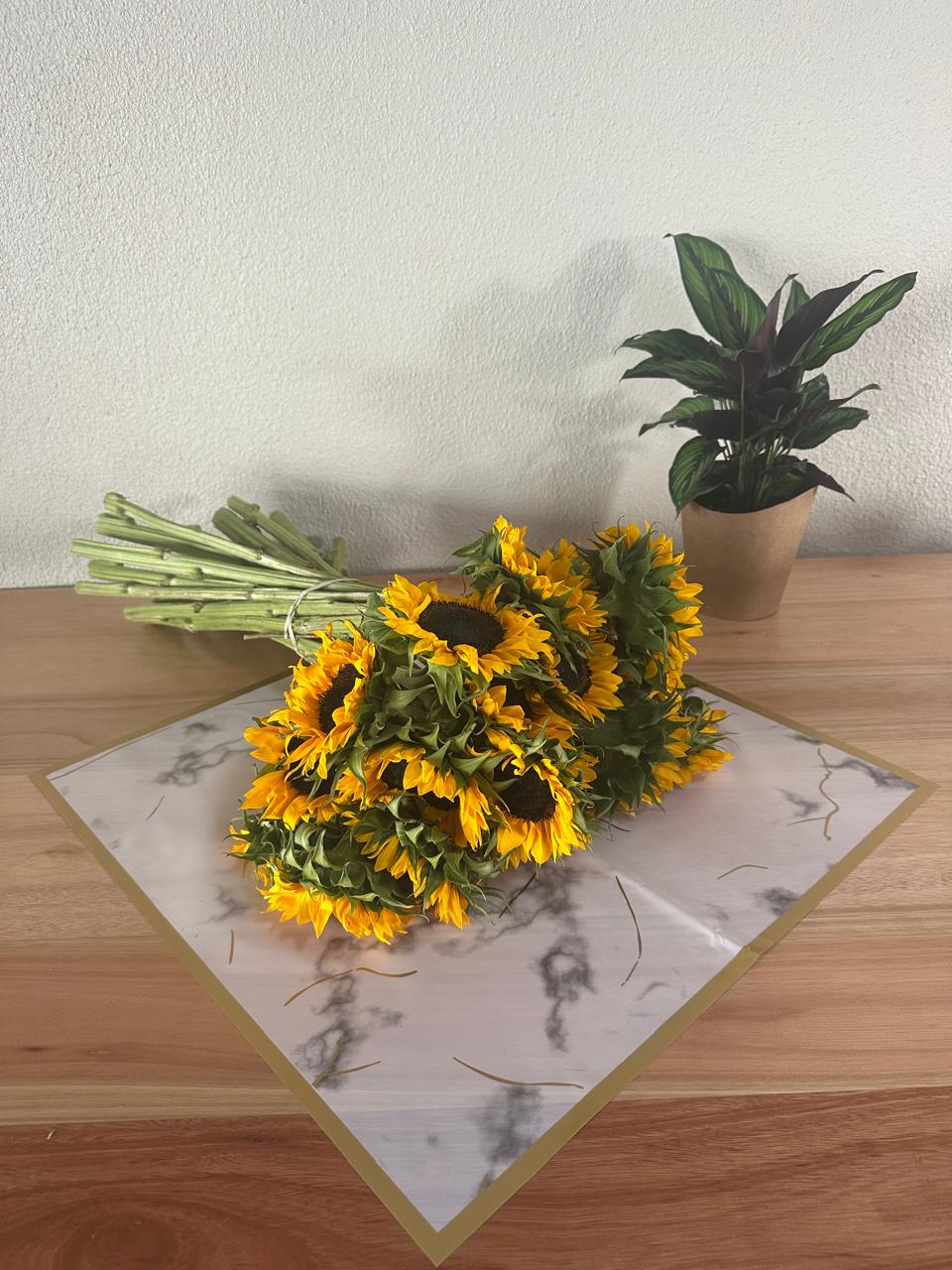Emballage cellophane pour fleurs : Marbre blanc et doré (paquet de 20)