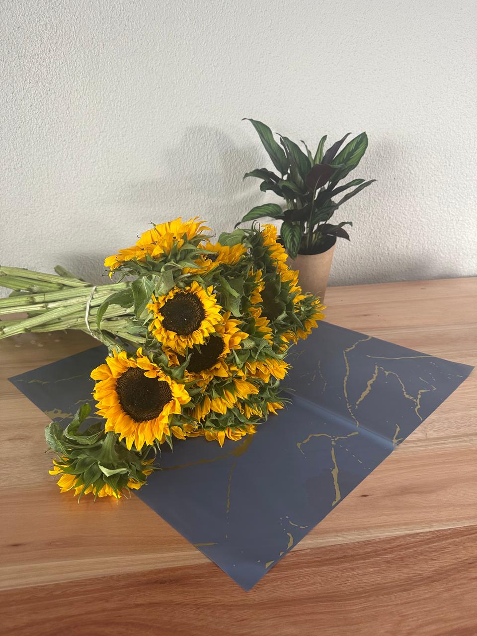 Emballage cellophane pour fleurs : marbre gris et doré (paquet de 20)